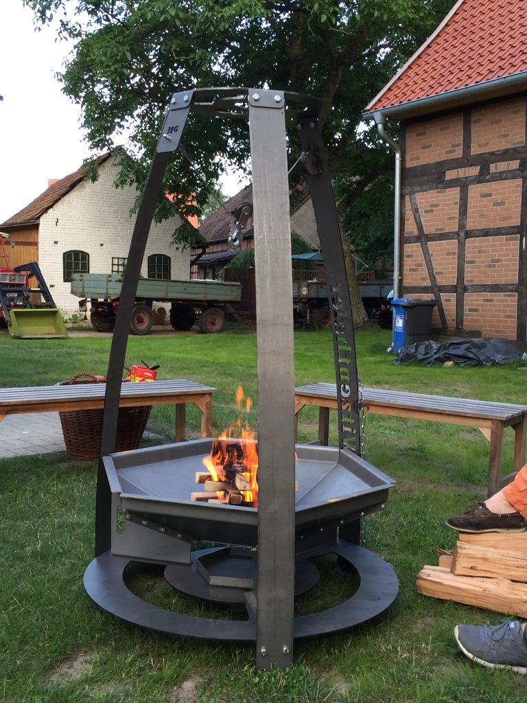Dreibein für die Feuerschale